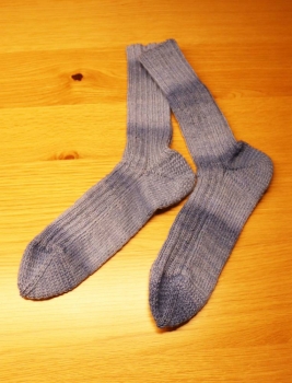 Socken handgestrickt blau (blauer als auf dem Foto) Grösse 42